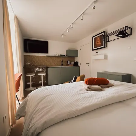 Business 'scandinavian Living' Nomad Geel